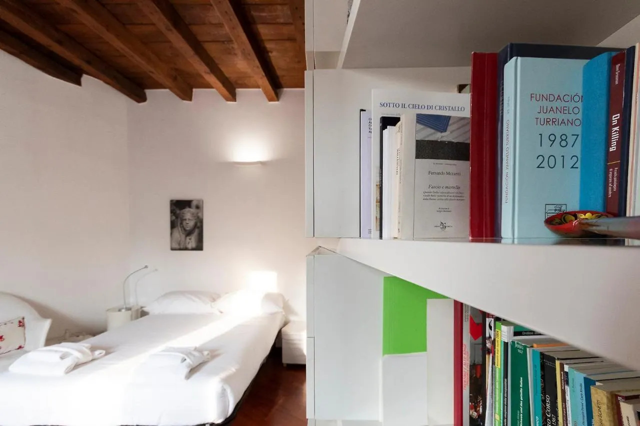 Anfiteatro Apartment In Brera Mailand