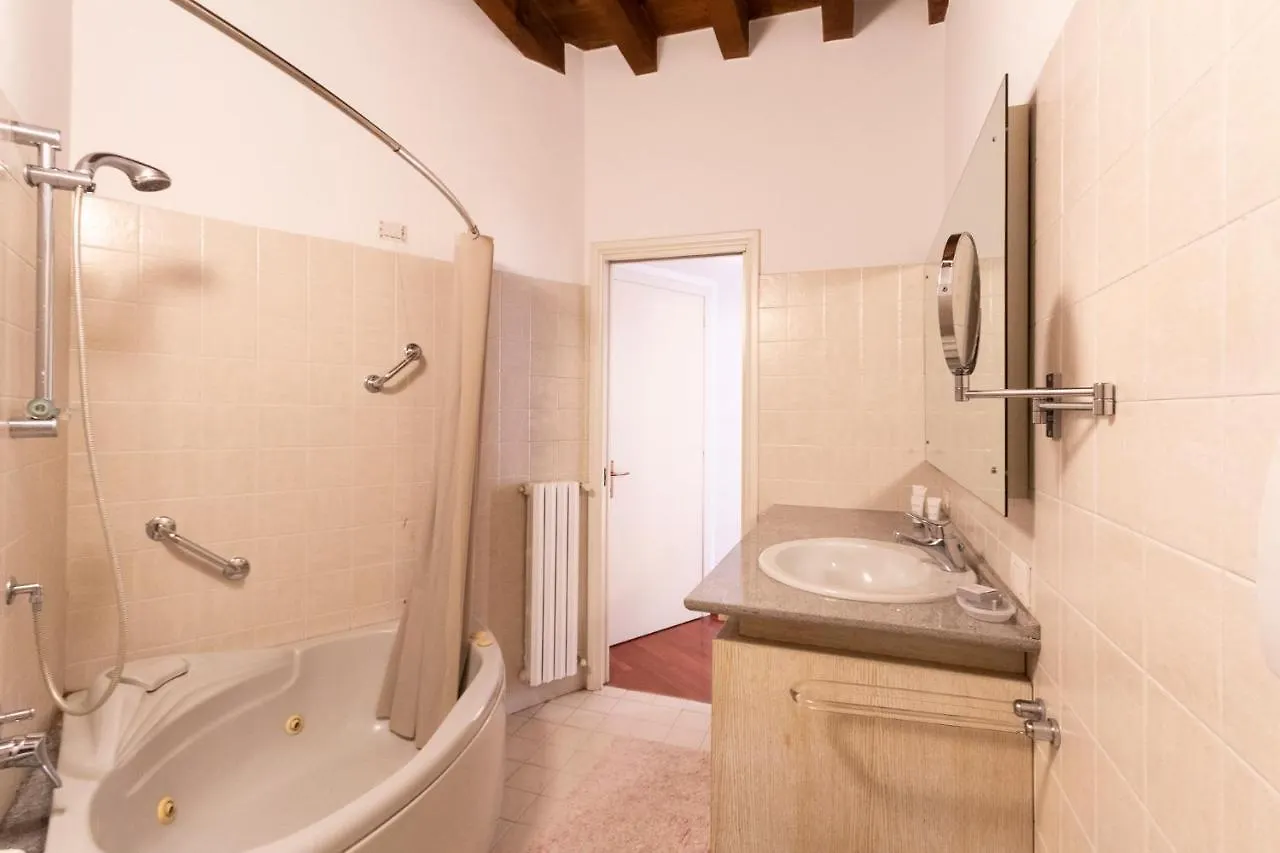 Anfiteatro Apartment In Brera Mailand