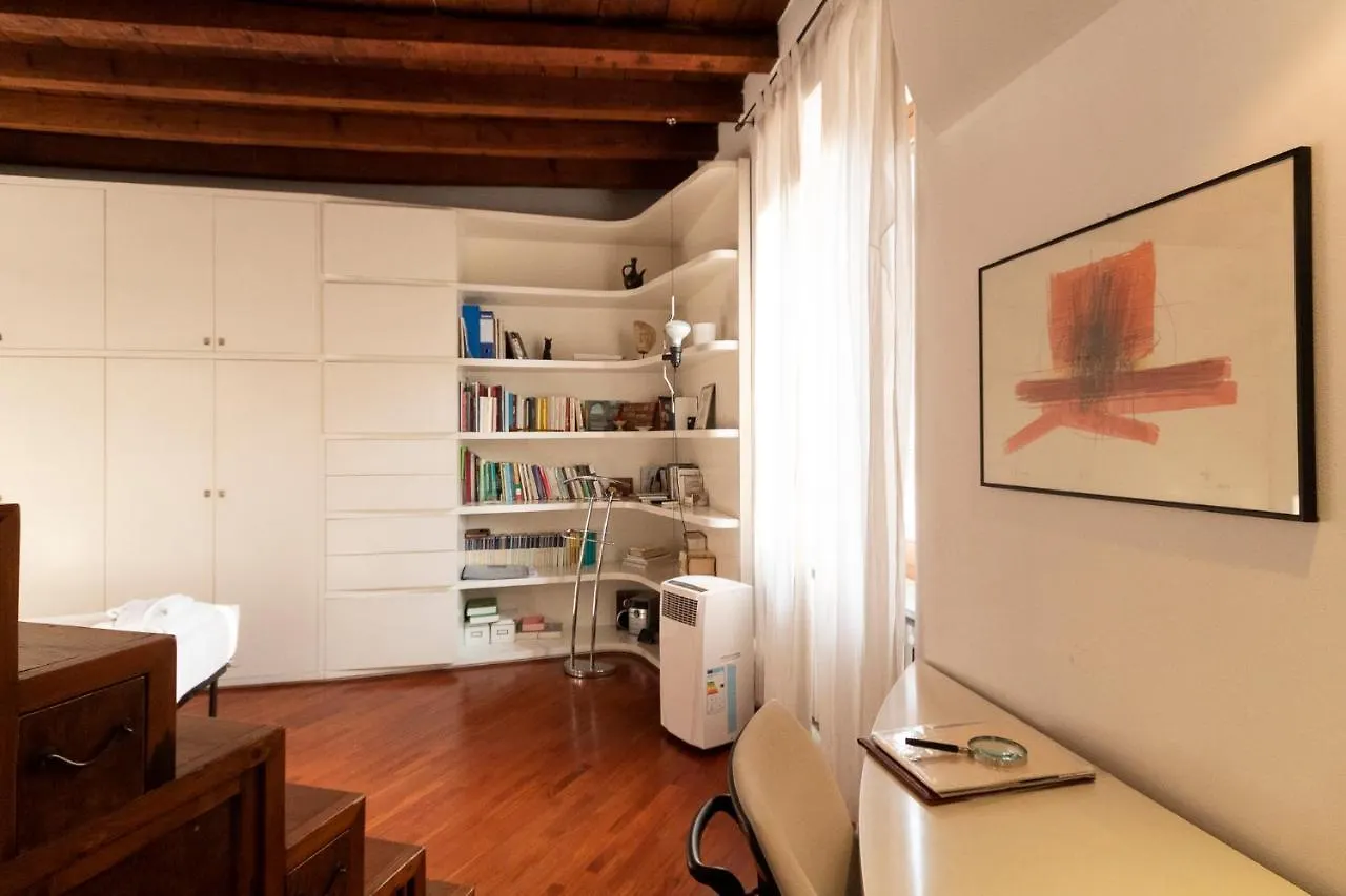 Anfiteatro Apartment In Brera Mailand