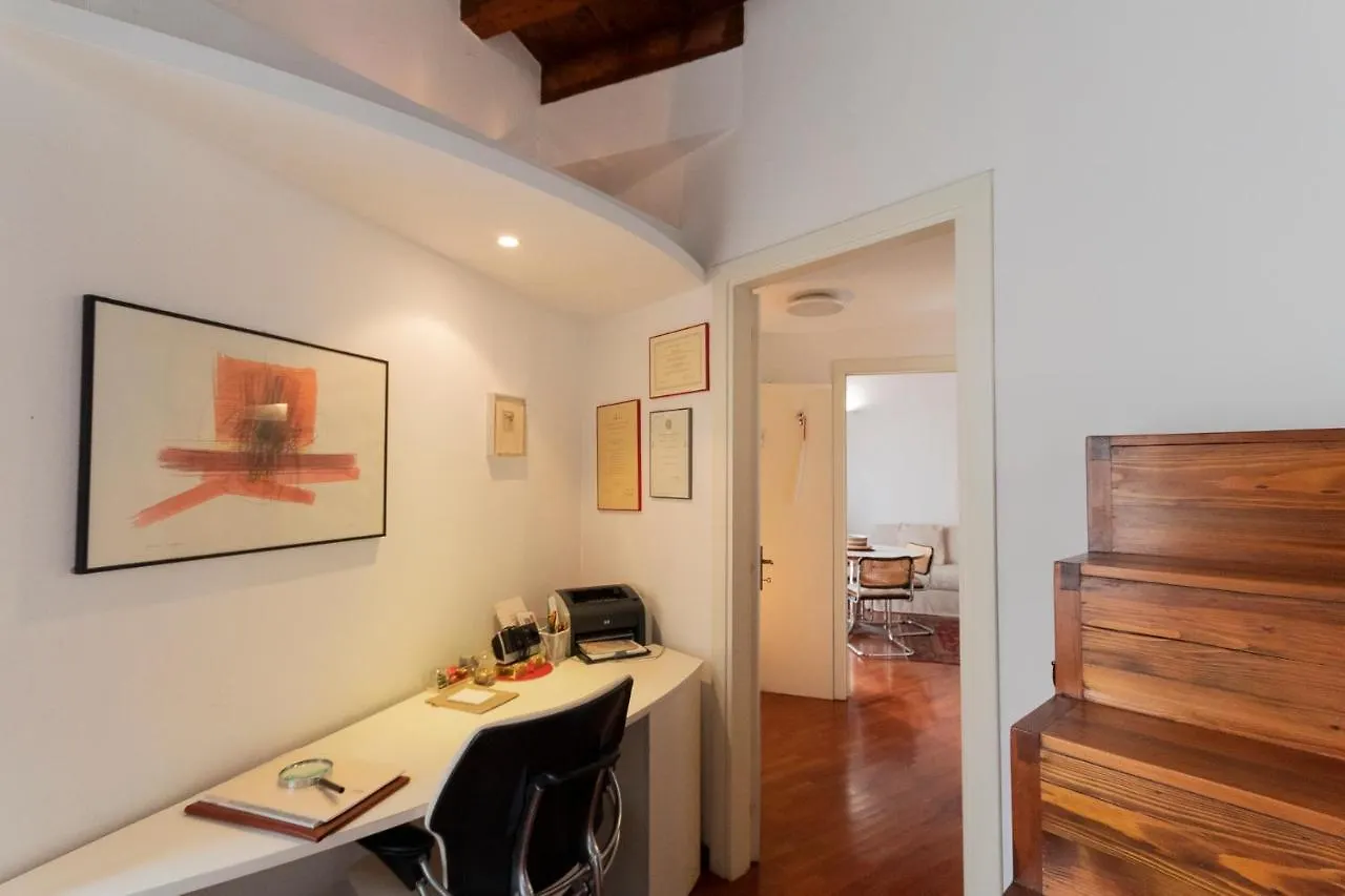 Anfiteatro Apartment In Brera Mailand