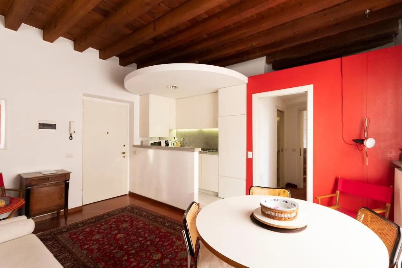 Anfiteatro Apartment In Brera Mailand